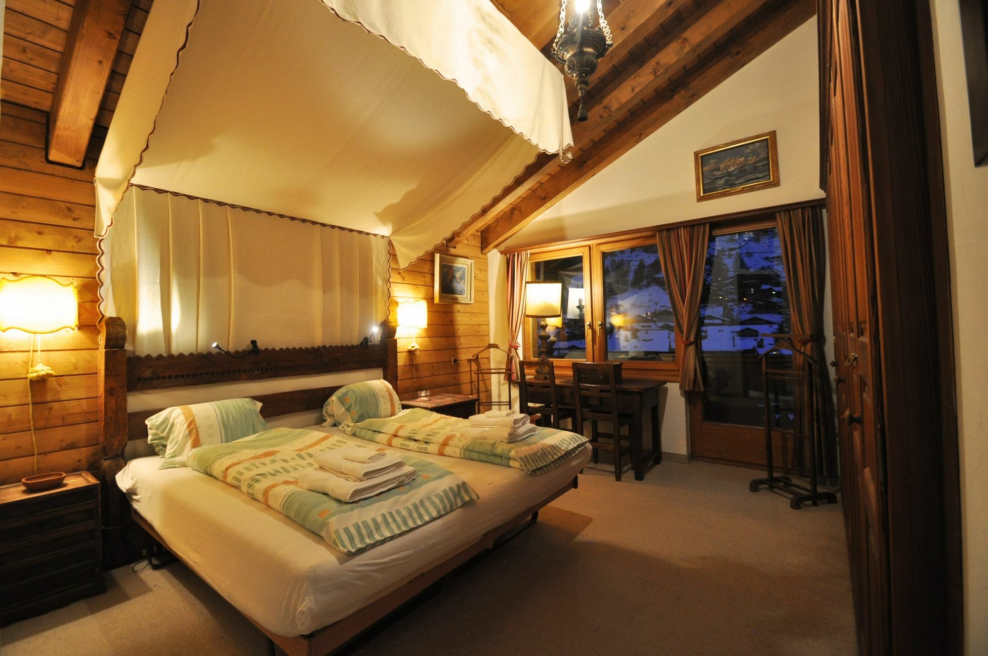 Haus Tiefbach - Apartment Cervino Zermatt Exterior foto